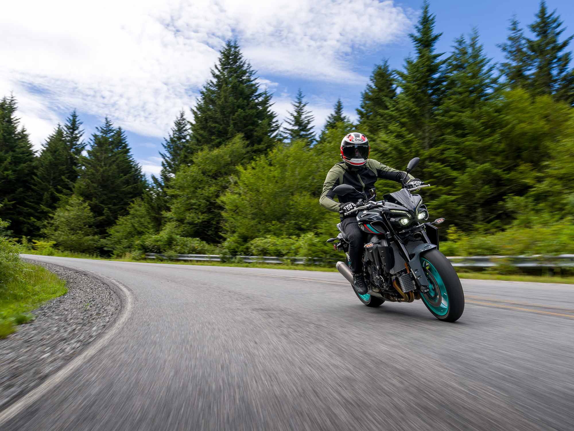 Superbike riders that are seeking a more comfortable upright street bike that won’t break the bank will appreciate Yamaha’s 2022 MT-10.