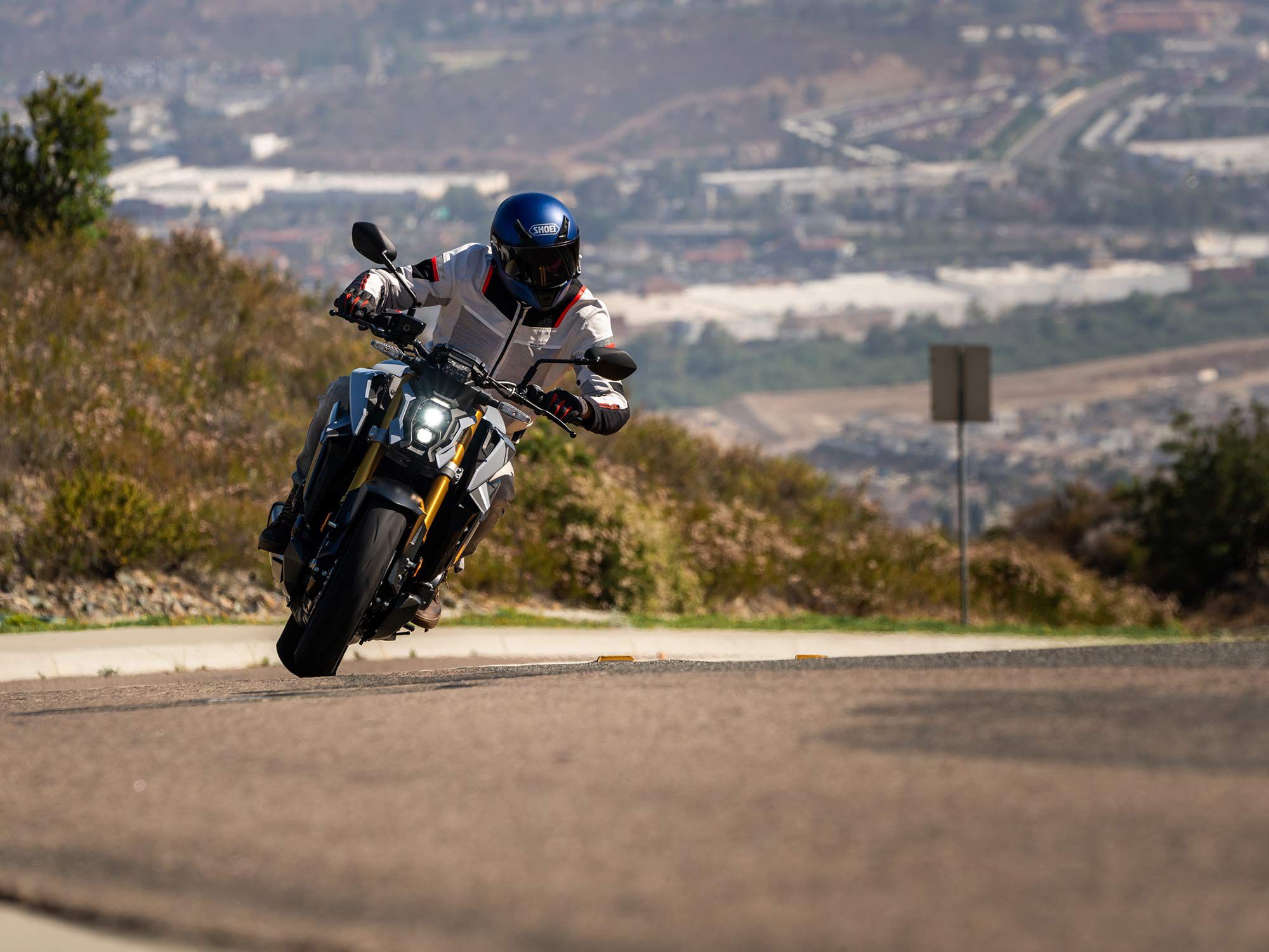In spite of its hefty 472-pound curb weight, the GSX-S1000 is an exceptionally agile streetbike.