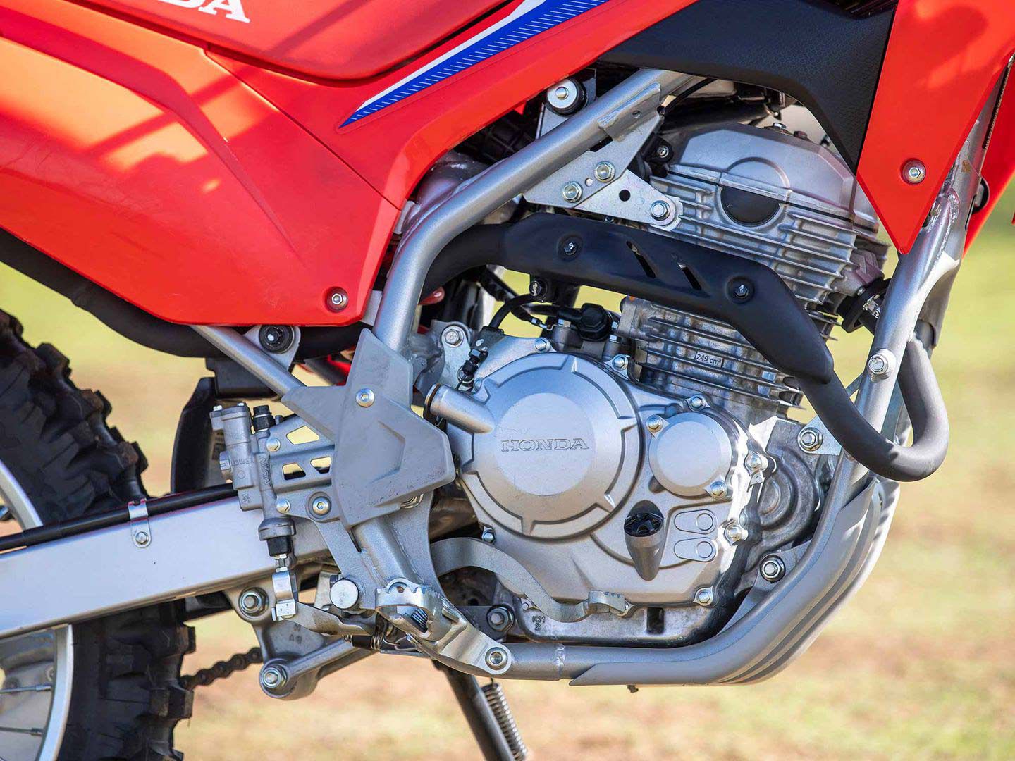 Fuel injection on this air-cooled four-stroke is a somewhat recent update. Benefits include linear power and easy start-up whether the bike has been sitting or is hot on the trail.