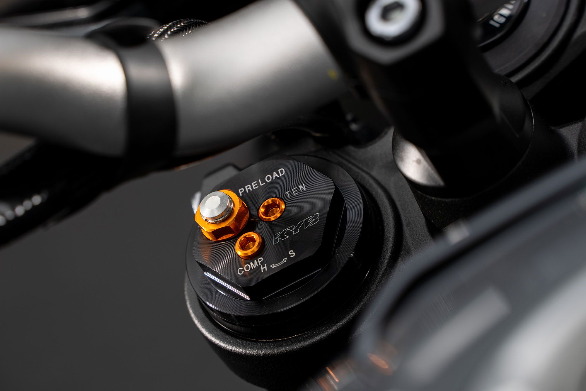 The MT-10 offers more robust suspension components than the rest of the MT family. This boosts road holding at speed.