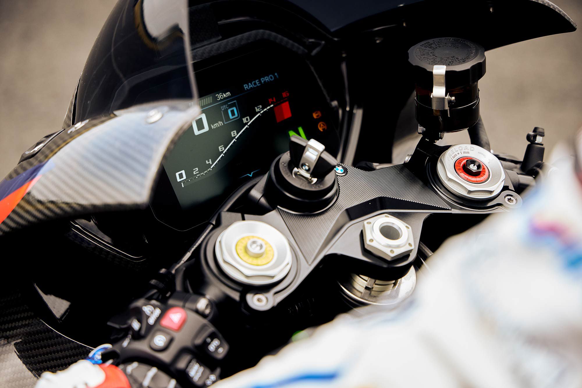 Turn key to see the god of your choosing: the 6.5-inch TFT and cockpit of the BMW M 1000 RR.