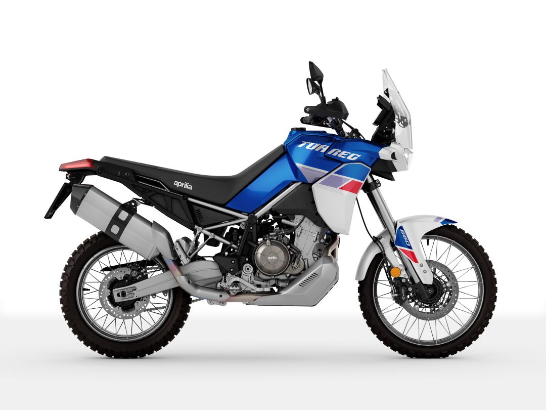 Upgrading to the Tuareg 660 in Aprilia’s Indaco Tagelmust (blue, white, red) paint will set you back an additional $600. Other differences include the silver wheels.