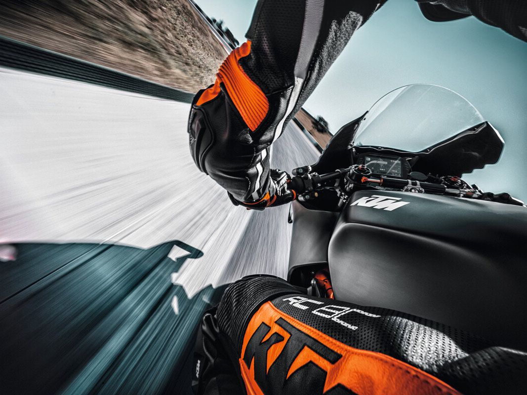 One of the better scalpels for cutting lap times: all aboard the KTM RC 8C.