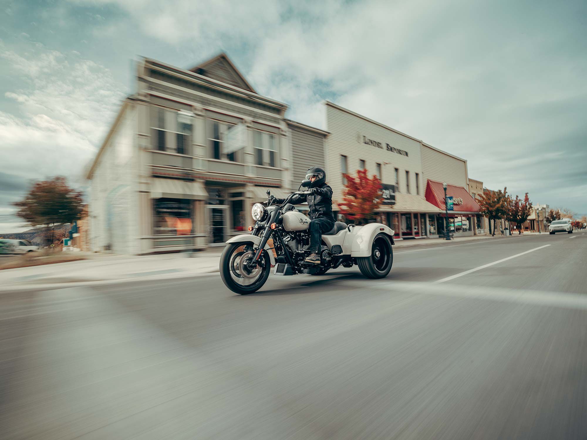 Three’s a fast crowd sometimes. The 2023 Harley-Davidson Freewheeler.