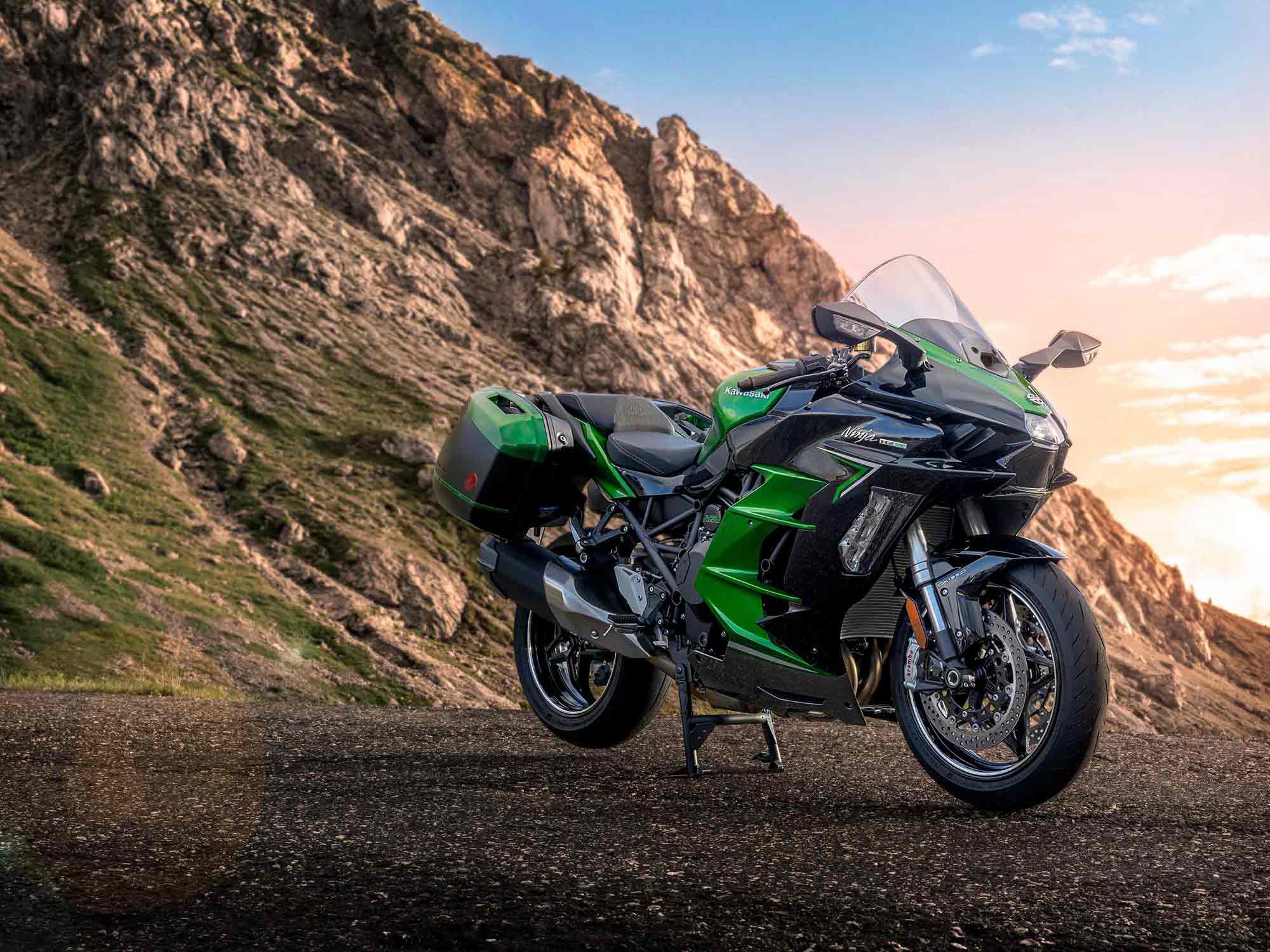 The 2023 Kawasaki Ninja H2 SX SE will come in an Emerald Blazed Green, Metallic Diablo Black, and Metallic Graphite Gray colorway.