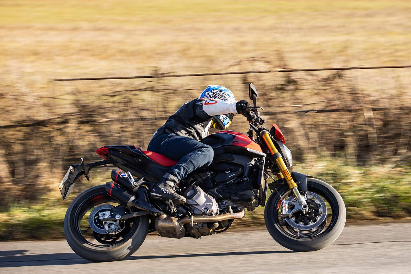 Despite the addition of the Termignoni silencer, power and torque remain the same as the standard Monster.