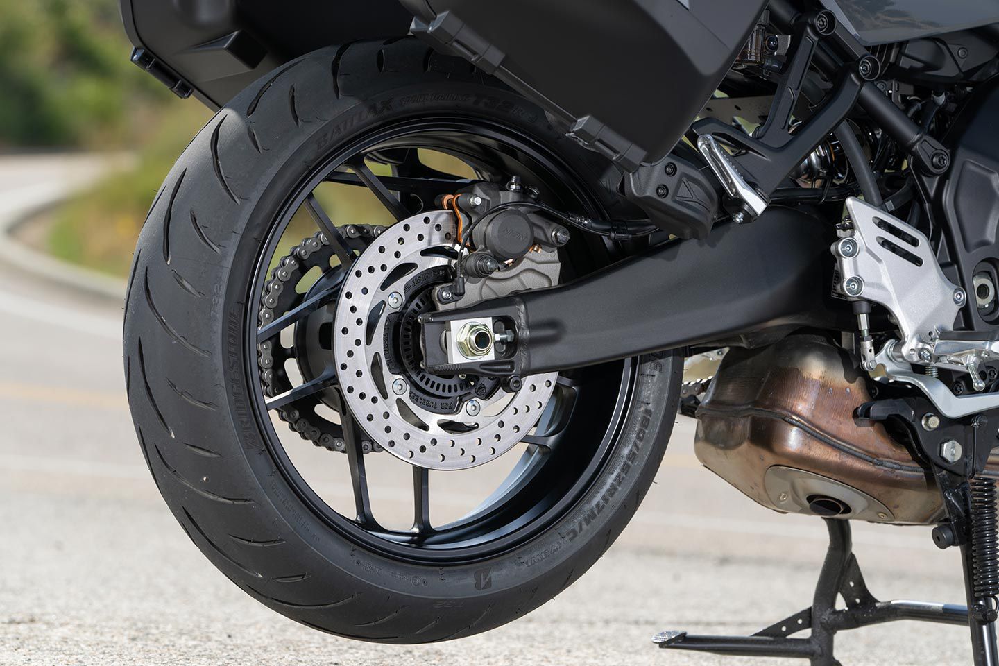 The rear disc brake grows in size from 245 to 267mm. Fixed, always-on ABS and linked braking boost stability during brake application.