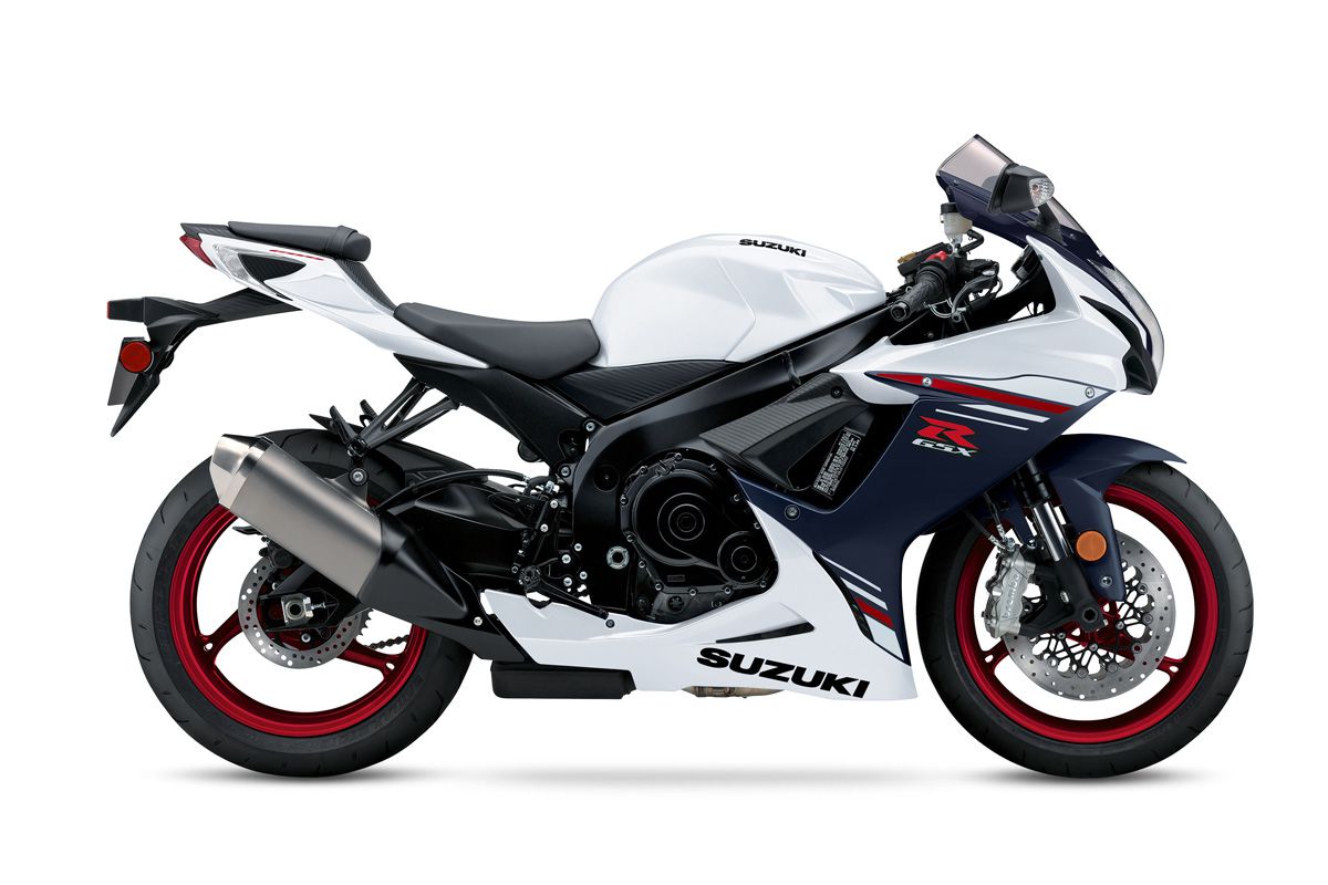 The 2024 GSX-R600 adds a new Pearl Brilliant White and Metallic Matte Stellar Blue color scheme.